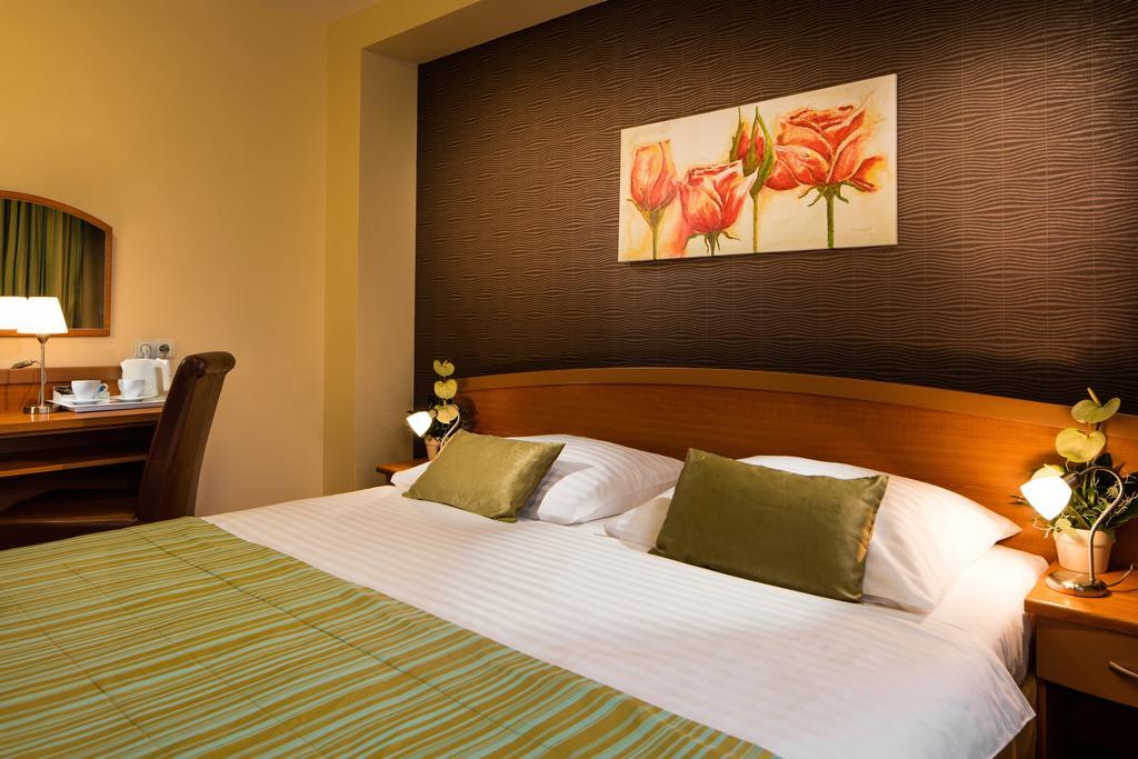Hotel Galicya Cracovie Chambre photo